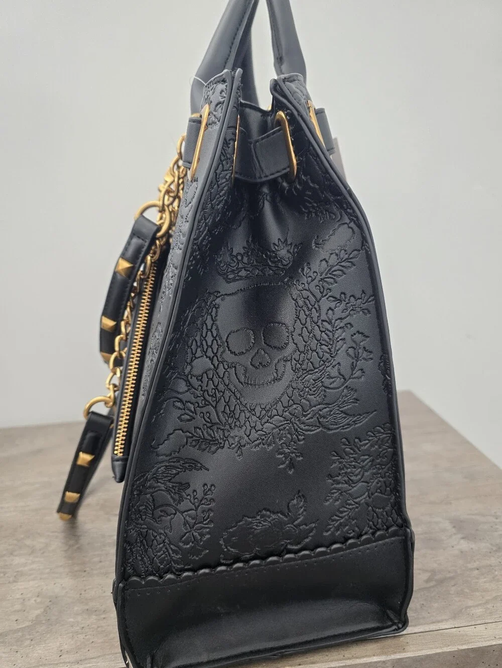 Betsey Johnson Skull Tote Bag Halloween Bag 2026 Collection